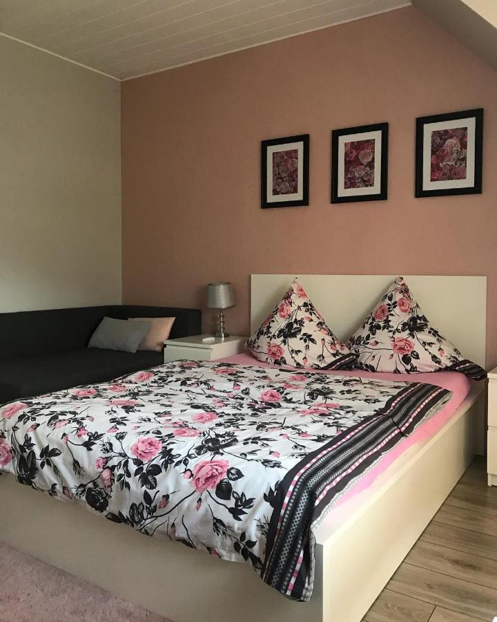 Sewana Pokoje Goscinne I Domki Letniskowe Mikołajki Extérieur photo