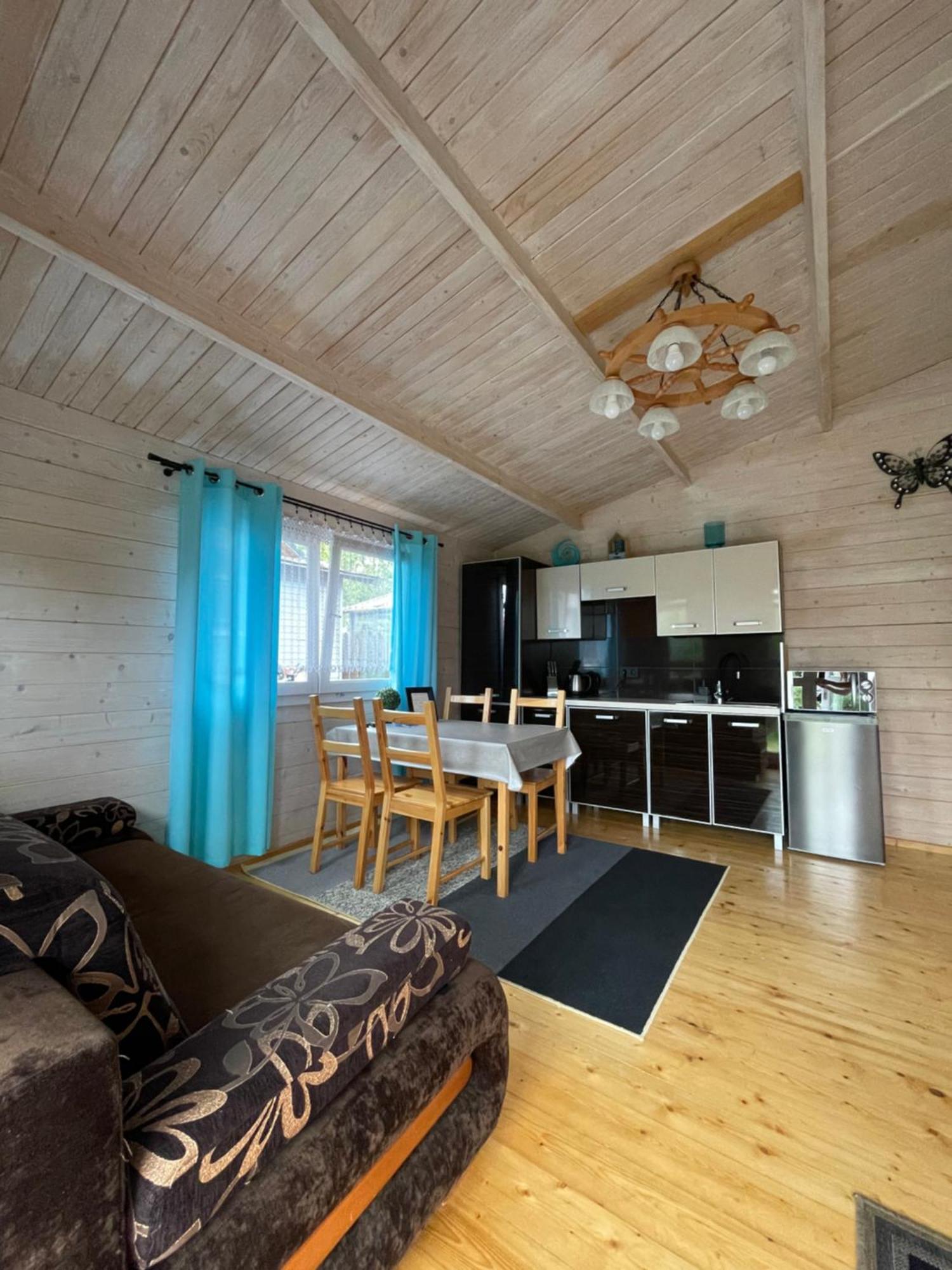 Sewana Pokoje Goscinne I Domki Letniskowe Mikołajki Extérieur photo