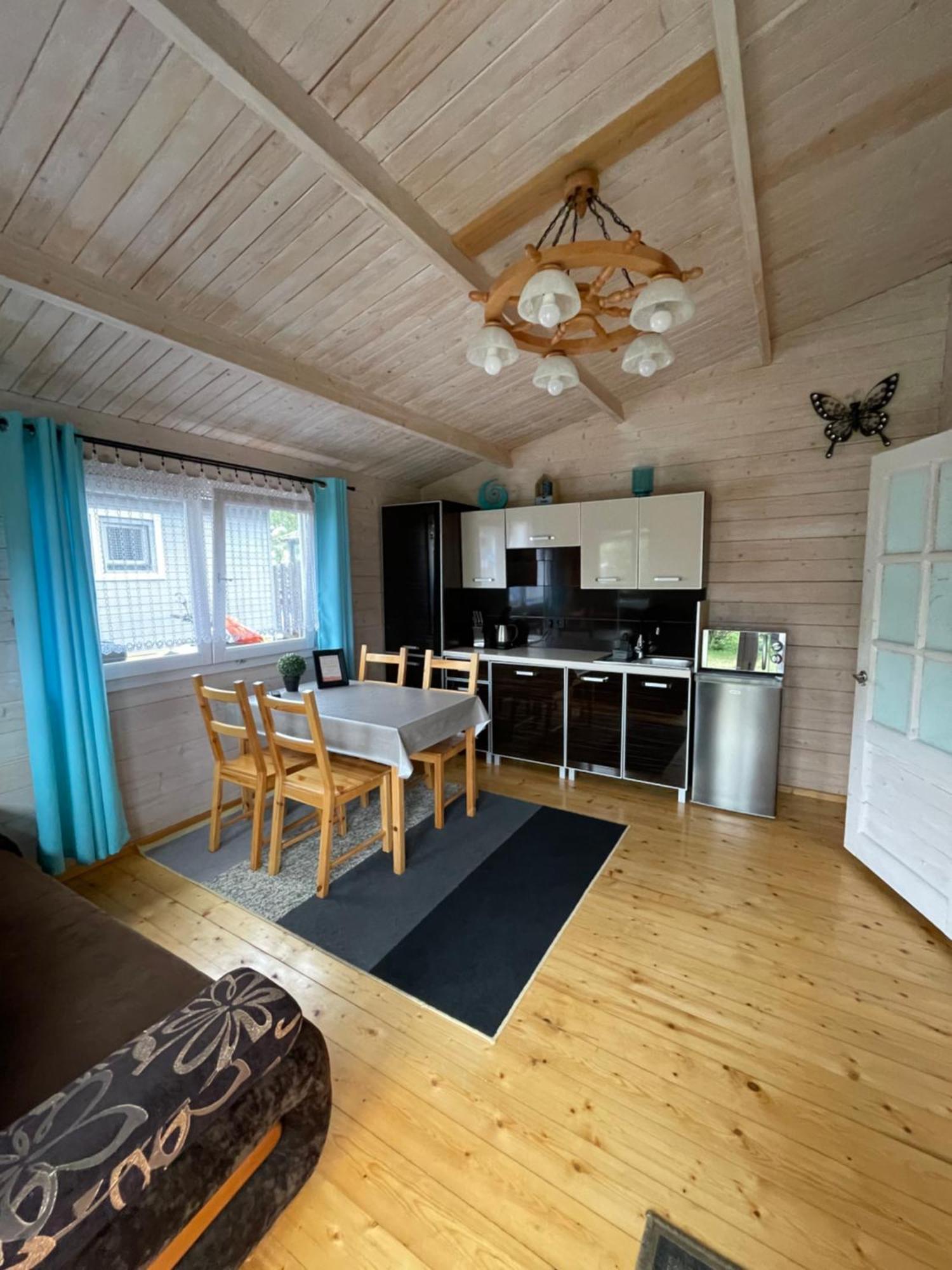 Sewana Pokoje Goscinne I Domki Letniskowe Mikołajki Extérieur photo