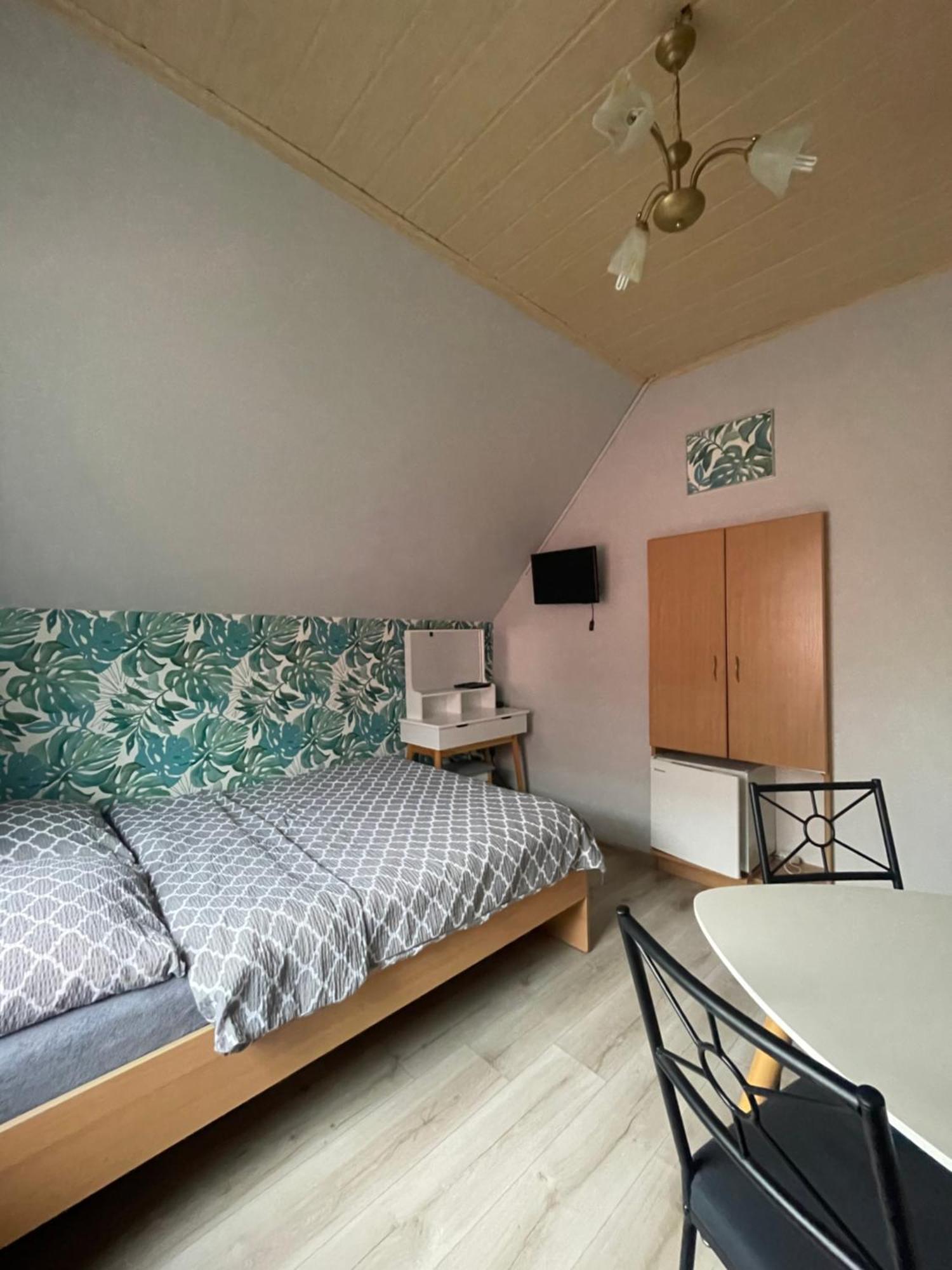 Sewana Pokoje Goscinne I Domki Letniskowe Mikołajki Extérieur photo