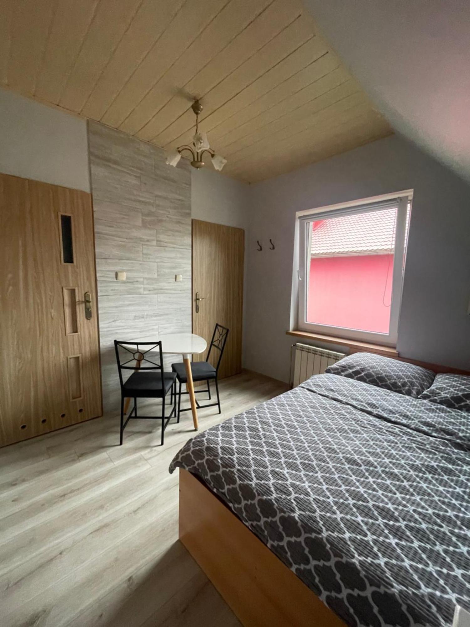 Sewana Pokoje Goscinne I Domki Letniskowe Mikołajki Extérieur photo